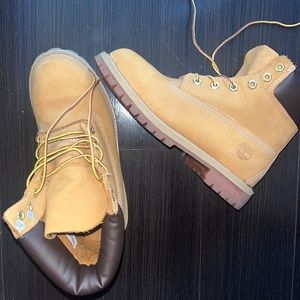 Timberland wheat/ brown boots